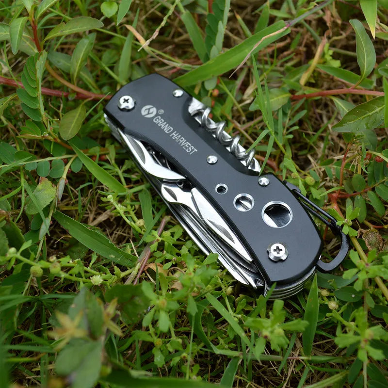 Multifunctional Folding Swiss Army Knife